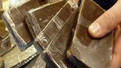 ضبط تاجر مخدرات بحوزته حشيش وهيروين قبل ترويجهما في الهرم - الخليج الان