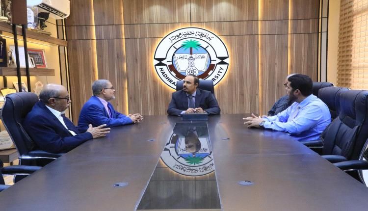 من الصين إلى عُمان.. جولات خارجية لجامعة حضرموت تواكب "تحديات الذكاء الاصطناعي"