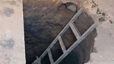 أوهام السحر والكنوز.. تفاصيل ضبط طبيب استخدم كتب شعوذة لفتح مقبرة آثار في التبين - الخليج الان