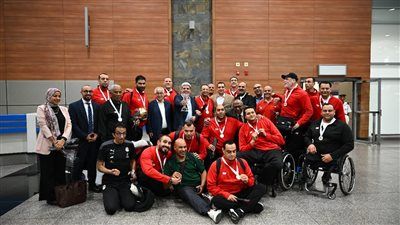 استقبال رسمي وشعبي لمنتخب مصر للطائرة البارالمبي بعد التتويج التاريخي بكأس العالم - الخليج الان