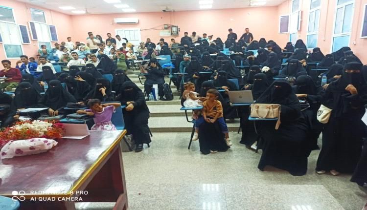 اكثر من 20 الف من طالبي الوظائف في الخدمة المدنية بلحج