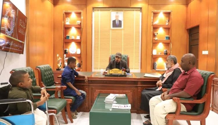 محافظ حضرموت مبخوت بن ماضي يلتقي قيادة جمعية النهضة