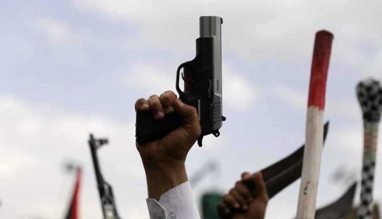 بسبب 19 دولار.. اشتباك مسلح بين عائلتين في إب