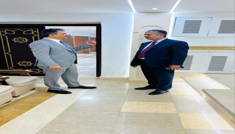 لتعزيز العمل المؤسسي في عدن.. بحاح ولملس يناقشان برامج تدريبية للموظفين