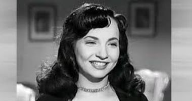 قلدت أم كلثوم فسخر منها الجمهور.. حكاية حفلة غنائية تسببت في عقدة نفسية لـ شادية - الخليج الان