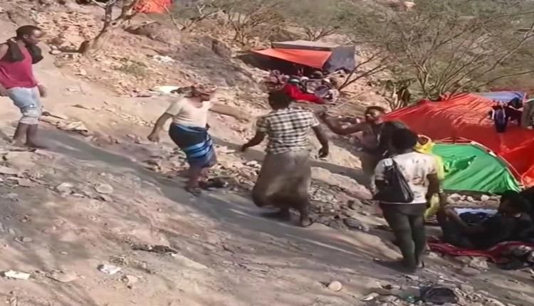 عصابات أفريقية تفرض “إتاوات مرور” على المواطنين في الحدود اليمنية السعودية!