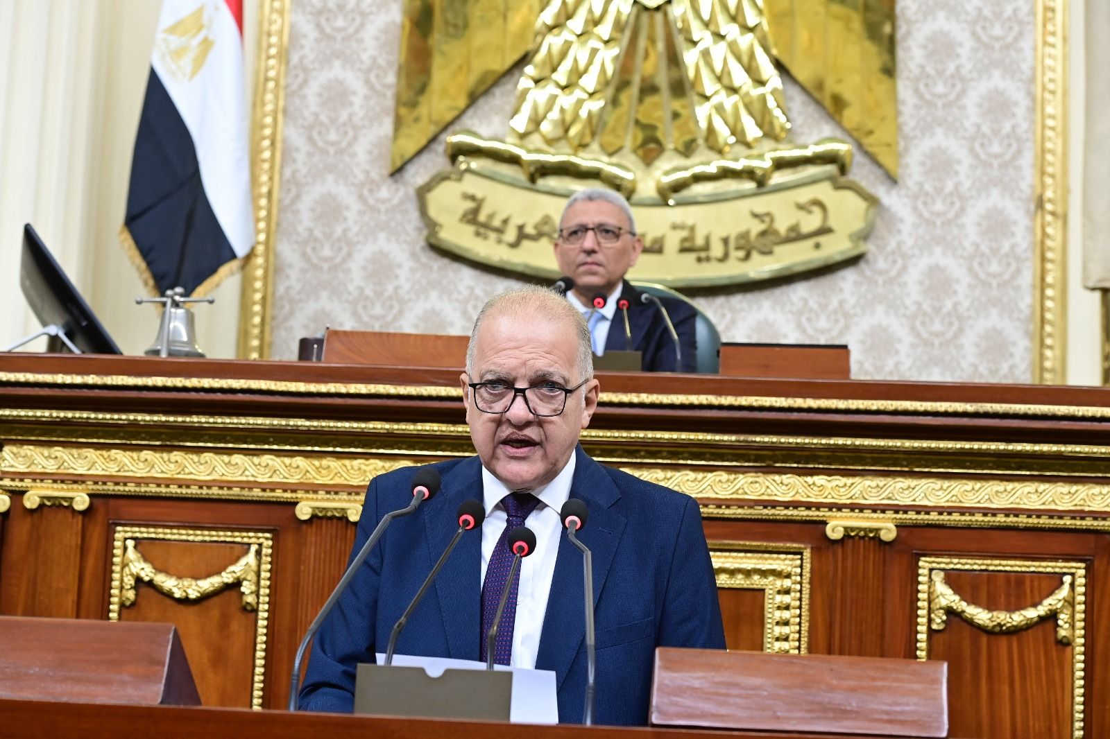 رسوم ومنح وقروض.. جلسة ساخنة في مجلس النواب.. البرلمان يقر 50 جنيها على التصديقات بالداخل و 20 دولار على التأشيرات بالخارج.. ويمرر 3 اتفاقيات جمهورية - الخليج الان