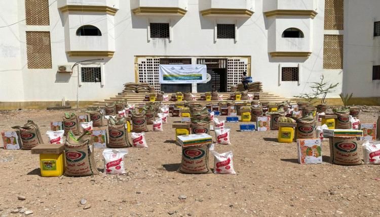 نادي الطالب الجامعي يطلق منحة غذائية اسعافية للملتحقين بسكنات جامعتي حضرموت وسيئون