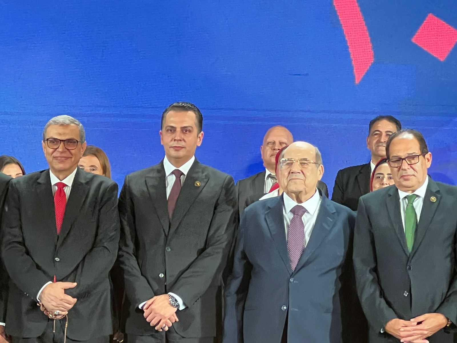 النائب أحمد عبد الجواد يتحدث عن وجود رجال الأعمال بمستقبل وطن: يمثلون نسبة محدودة لا تتجاوز 10% من المرشحين وجودهم طبيعي لأنهم جزء من النسيج الاجتماعي المصري واختيارهم جاء وفق معايير موضوعية - الخليج الان