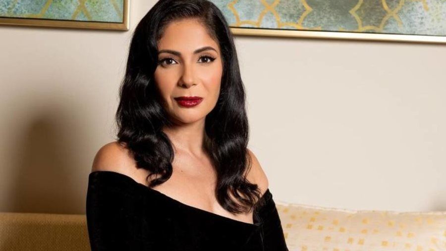 منى زكي: خدت صفات الولاد من اخواتي.. واتمردت وأنا عندي 11 سنة - الخليج الان