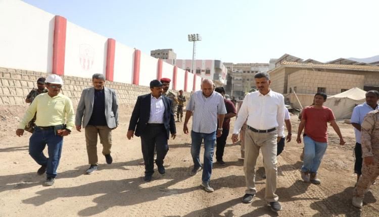 بن ماضي يوجّه بإزالة العوائق العشوائية خلف مشفى حضرموت