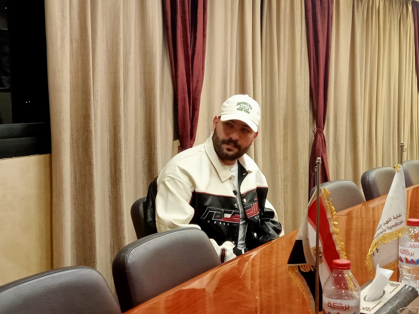 أثناء التحقيق معه.. مسلم ينفي اعتصامه أمام النقابة: كنت رايح أطلب من النقيب يرجعني - الخليج الان