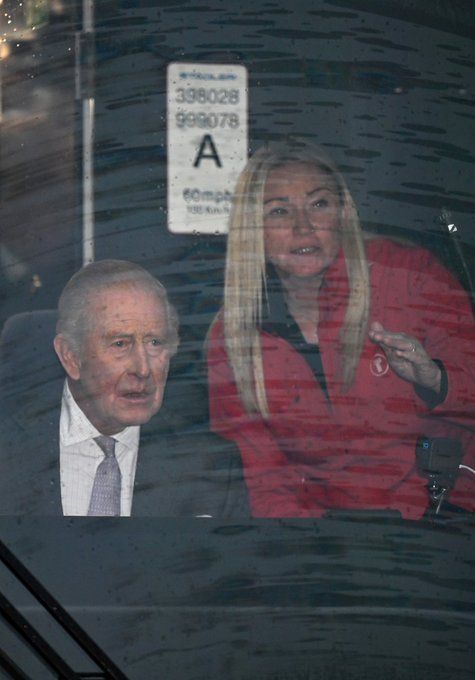 «يقود المترو بنفسه».. ​​​​​الملك تشارلز يحتفل بعيد ميلاده الـ 77 على طريقته الخاصة|صور - الخليج الان