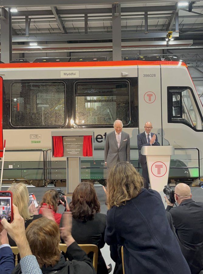 «يقود المترو بنفسه».. ​​​​​الملك تشارلز يحتفل بعيد ميلاده الـ 77 على طريقته الخاصة|صور - الخليج الان