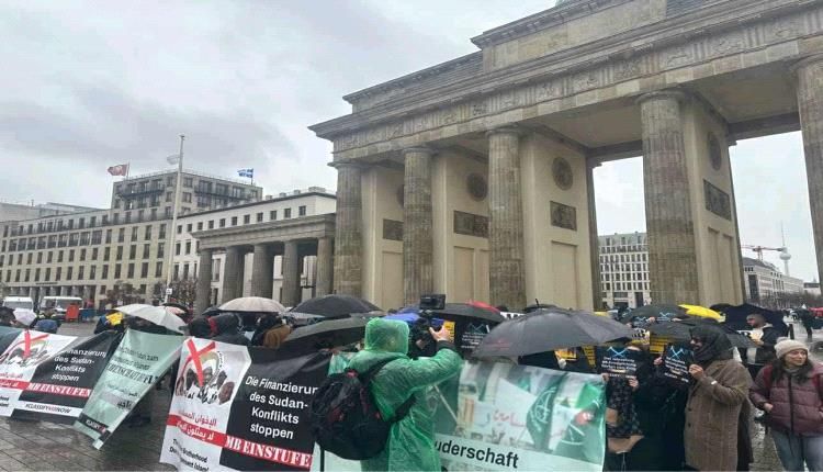 تظاهرات في برلين وجنيف تطالب بإدراج الإخوان المسلمين على قوائم الإرهاب الأوروبية