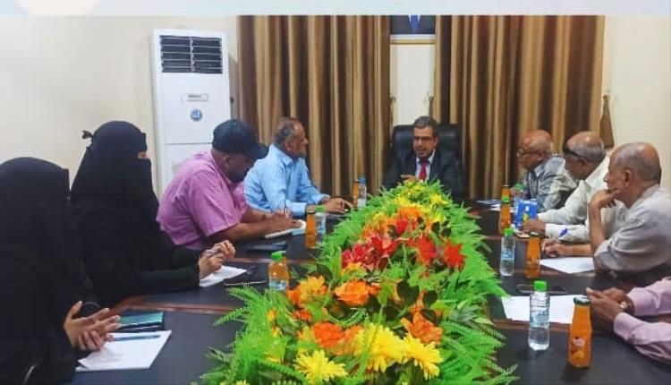 إجتماع في عدن يضم جهات مسؤولة عن واردات السلع والبضائع ومراقبة وتنظيم دخولها البلاد