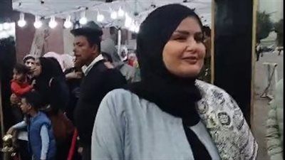 بالجلباب الصعيدي والعكاز.. سما المصري تدلي بصوتها في انتخابات مجلس النواب - الخليج الان