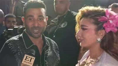 أحمد سعد يقبل يد أصالة قبل حفلها في دبي: صوتها أحلى حاجة في الدنيا - الخليج الان
