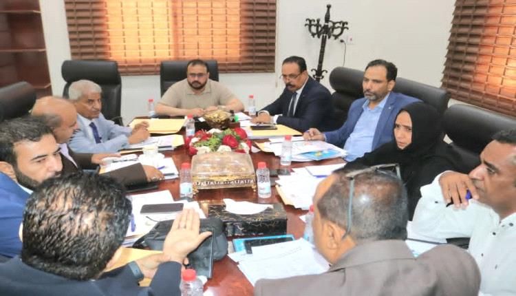 وزير الأشغال يترأس اجتماع مجلس صندوق صيانة الطرق والجسور لمناقشة موازنة وخطة إنفاق 2026