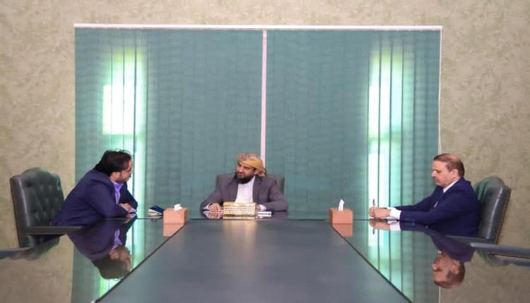 المحرّمي ووزير الكهرباء يناقشان خطة تعزيز التوليد واستقرار الشبكة في عدن