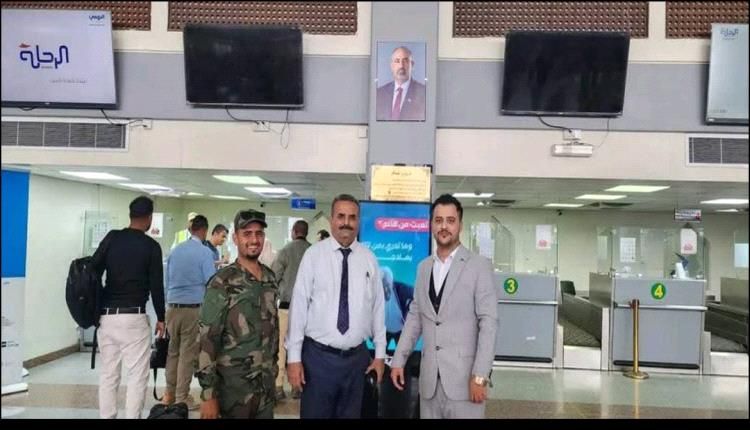 ​مطار عدن الدولي يتزين بصور الرئيس الزُبيدي دعماً للمطالب الشعبية باستعادة دولة الجنوب