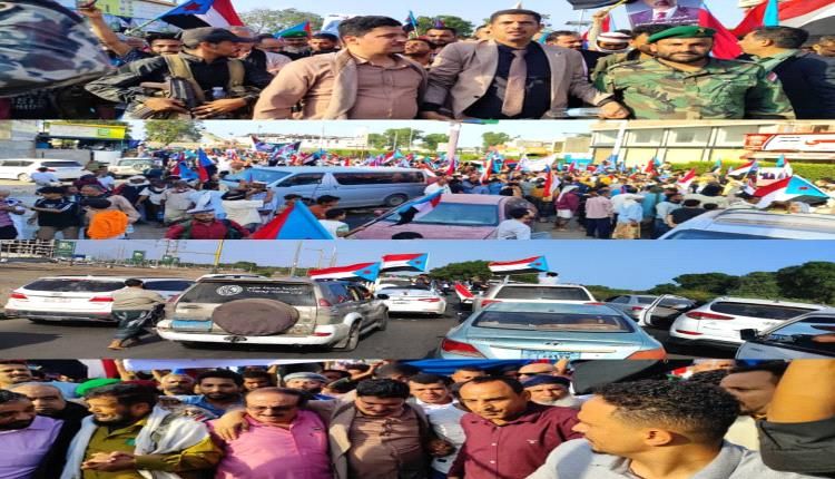 وفود مديرية البريقة تنضم بكثافة إلى ساحة الاعتصام في عدن للمطالبة بإعلان قيام الدولة الجنوبية