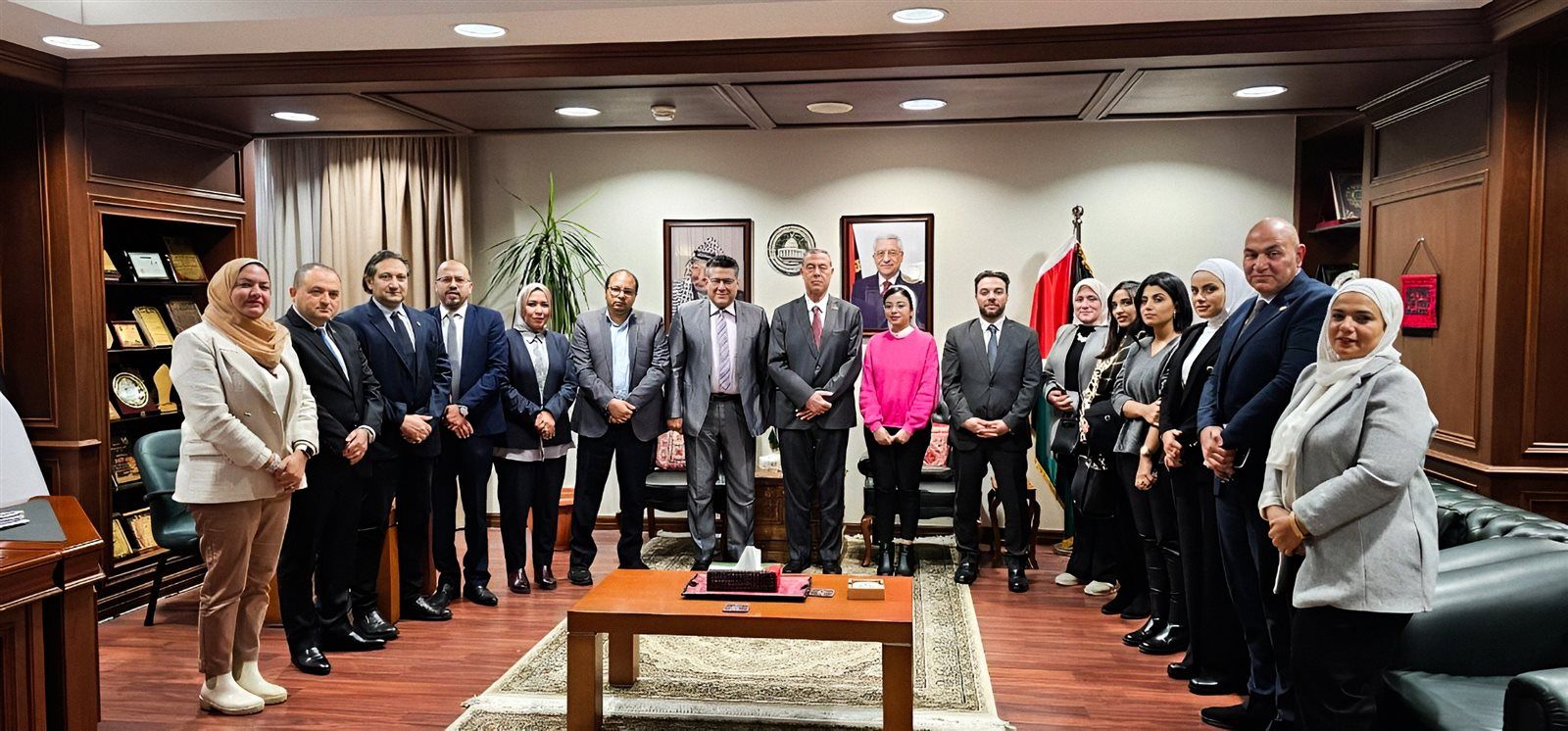 السفير الفلسطيني لـ«تليجراف الخليج»: نتمسك بالإفراج عن مروان البرغوثي وكل الأسرى داخل السجون الإسرائيلية - الخليج الان