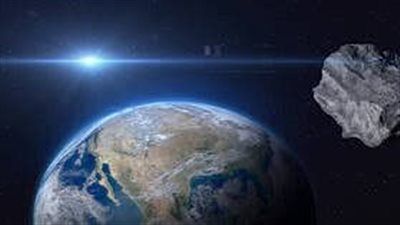 كويكب بحجم «الأوتوبيس» يمر بسلام قرب الأرض.. اختبار جديد لدقة رصد الفضاء - الخليج الان