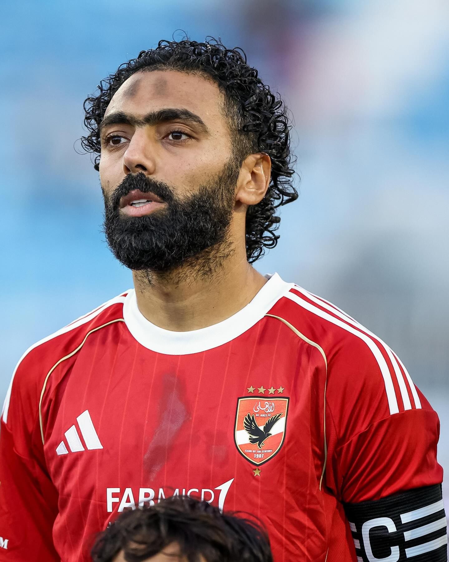 أول تعليق من حسين الشحات بعد ارتداءه لشارة النادي الأهلي أمام غزل المحلة - الخليج الان