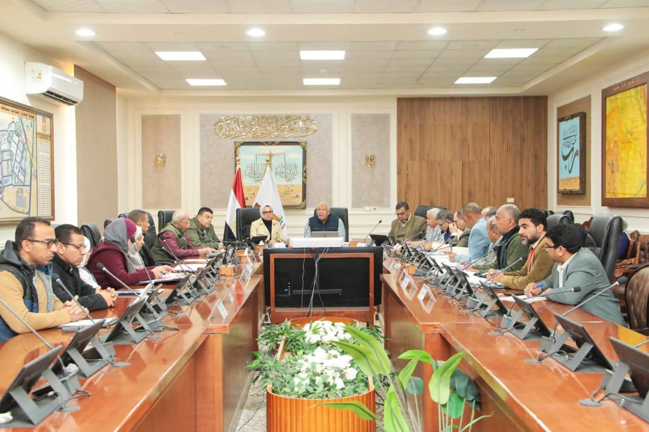 استعدادًا للموجة ٢٨ من إزالة التعديات.. محافظ الوادي الجديد يتابع موقف ملفات التصالح - الخليج الان