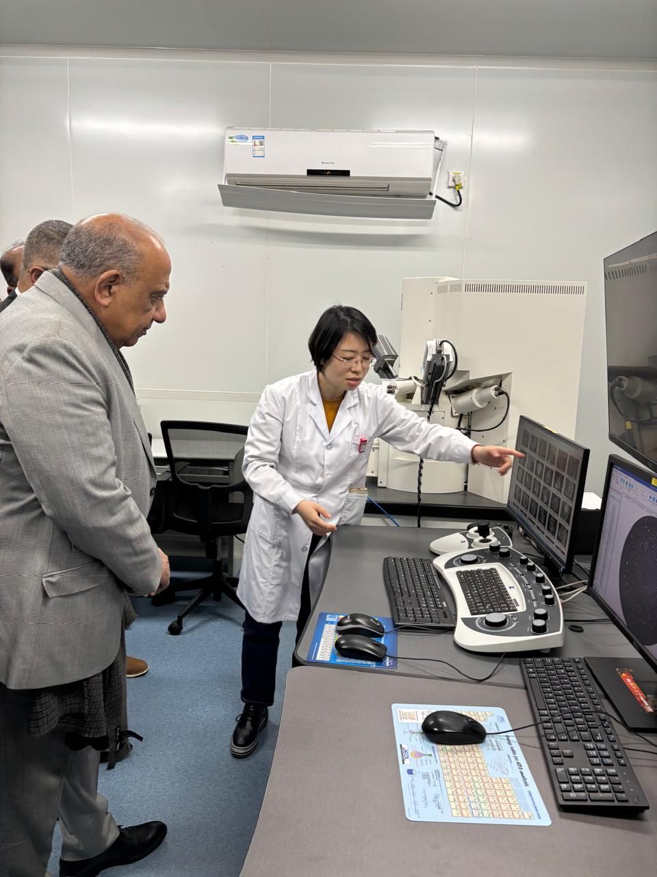 الكهرباء: تعزيز التعاون مع الشركاء لتنويع مصادر توليد الكهرباء واستراتيجية الطاقة النظيفة والتحول الطاقى وتوطين التكنولوجيا - الخليج الان