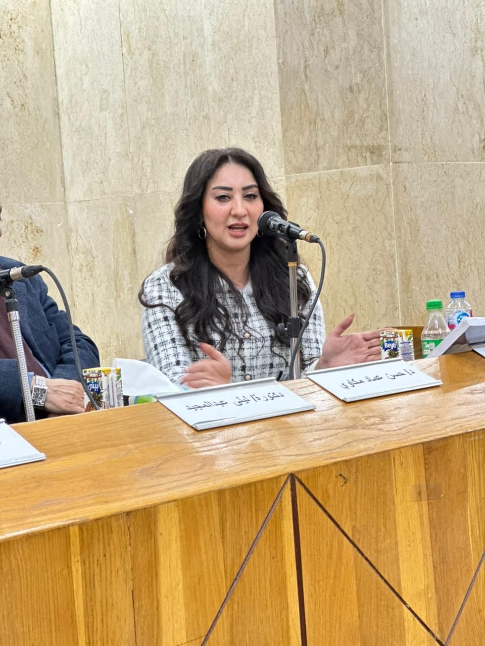 نخبة من أساتذة الإعلام يناقشون كتاب تكنولوجيا الاتصال والوعي السياسي بمكتبة القاهرة للدكتور إيمان خطاب - الخليج الان