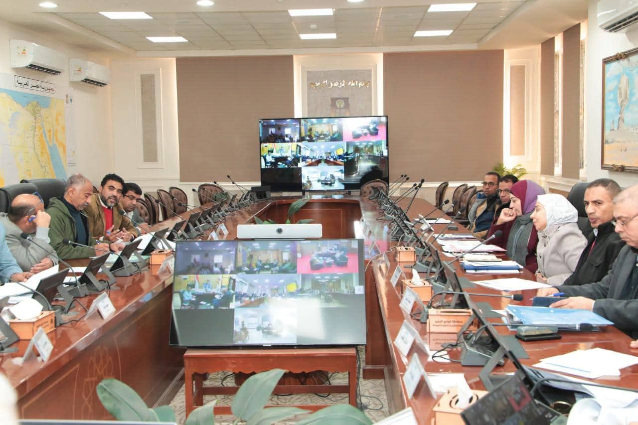 استعدادًا للموجة ٢٨ من إزالة التعديات.. محافظ الوادي الجديد يتابع موقف ملفات التصالح - الخليج الان