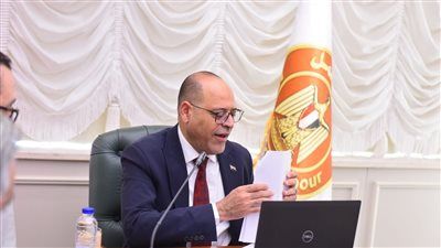 وزير العمل يصدر القرار الوزاري رقم (290) لسنة 2025 بشأن تنظيم ساعات التواجد في الأعمال المتقطعة بطبيعتها - الخليج الان