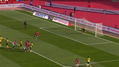 بانينكا محمد صلاح وطرد محمد هاني: منتخب مصر يتقدم على جنوب أفريقيا في الشوط الأول بكأس أمم أفريقيا - الخليج الان