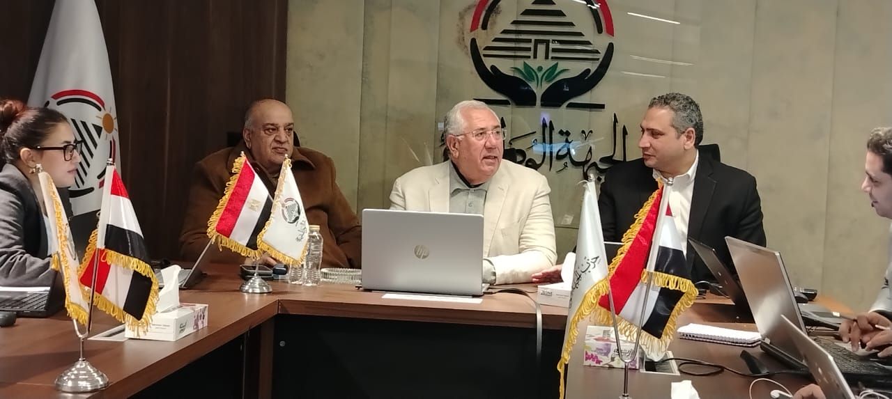 السيد القصير يتفقد غرفة العمليات المركزية للجبهة الوطنية لمتابعة جولة الإعادة في انتخابات النواب 2025 - الخليج الان