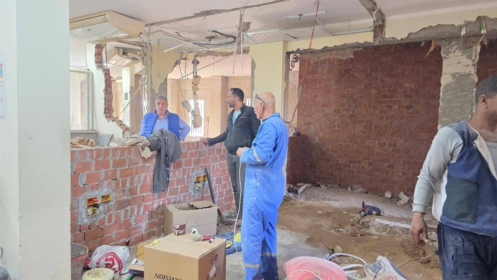 رئيس حي جنوب الغردقة يتابع أعمال تطوير المركز التكنولوجي - الخليج الان