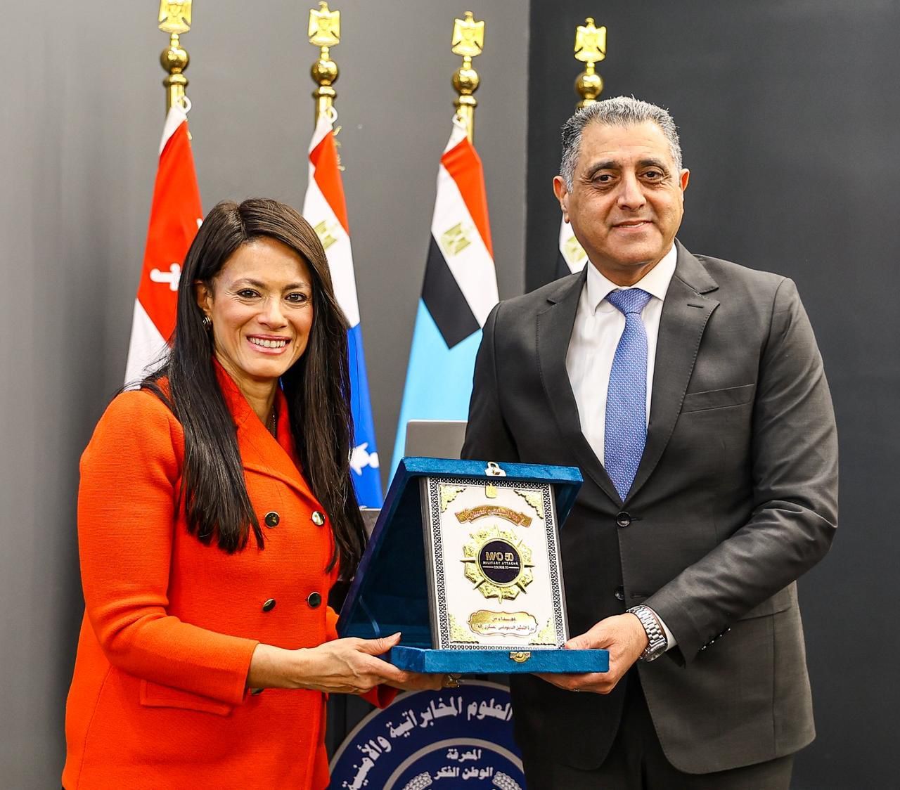 رانيا المشاط تلتقي الملحقين العسكريين المرشحين للعمل بالخارج: القوات المسلحة درع الوطن - الخليج الان