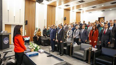 رانيا المشاط تلتقي الملحقين العسكريين المرشحين للعمل بالخارج: القوات المسلحة درع الوطن - الخليج الان