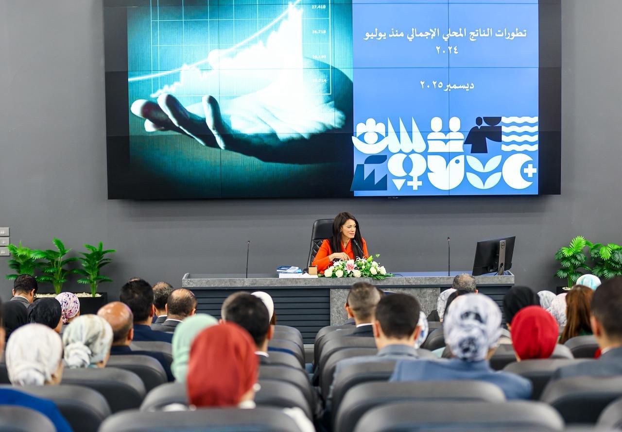 رانيا المشاط تلتقي الملحقين العسكريين المرشحين للعمل بالخارج: القوات المسلحة درع الوطن - الخليج الان