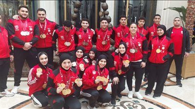98 ميدالية ومفيش استقبال..تجاهل رسمي لأبطال رفع الأثقال عند عودتهم إلى القاهرة - الخليج الان