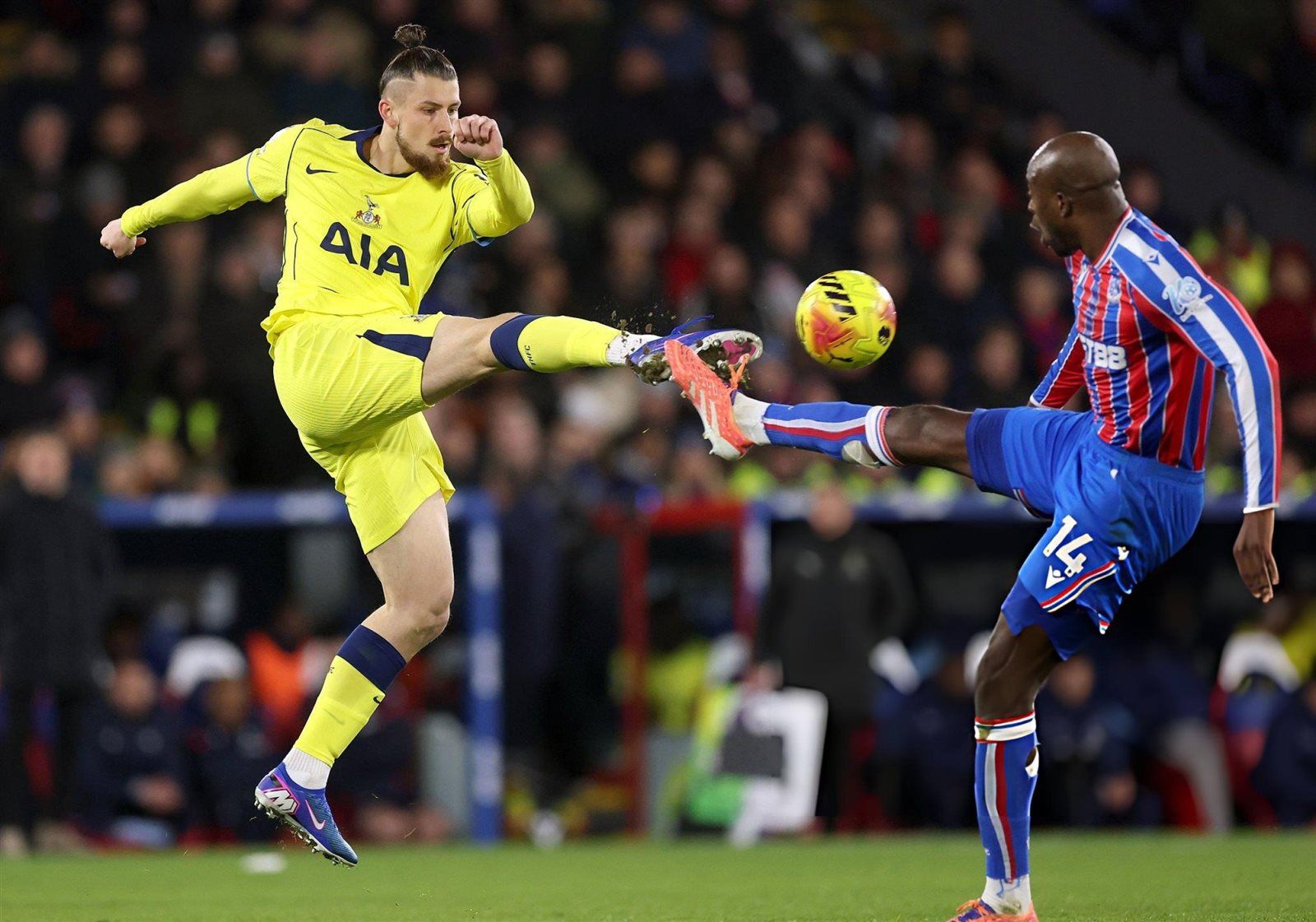 هدف أرتشي جراي يقود توتنهام لفوز ثمين على كريستال بالاس بالدوري الإنجليزي - الخليج الان