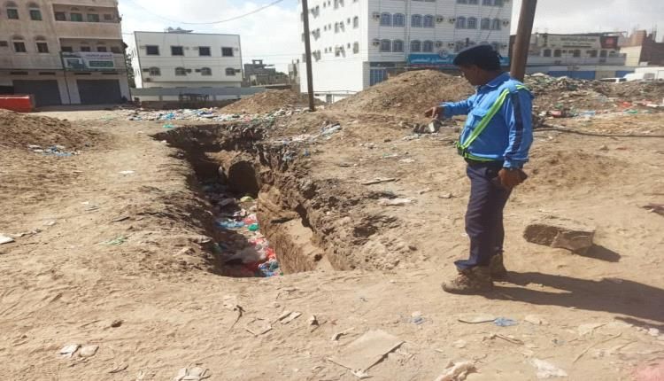 مدير شرطة المرور بمحافظة لحج يؤكد على ضرورة التنسيق المشترك عند تنفيذ مشاريع الحفريات