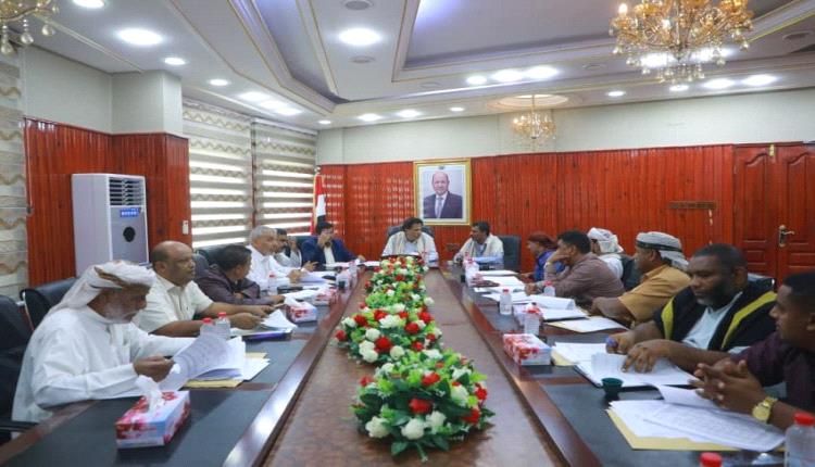 المهرة.. اجتماع يشدد على إعادة ترتيب بنود موازنة صندوق النظافة والتحسين