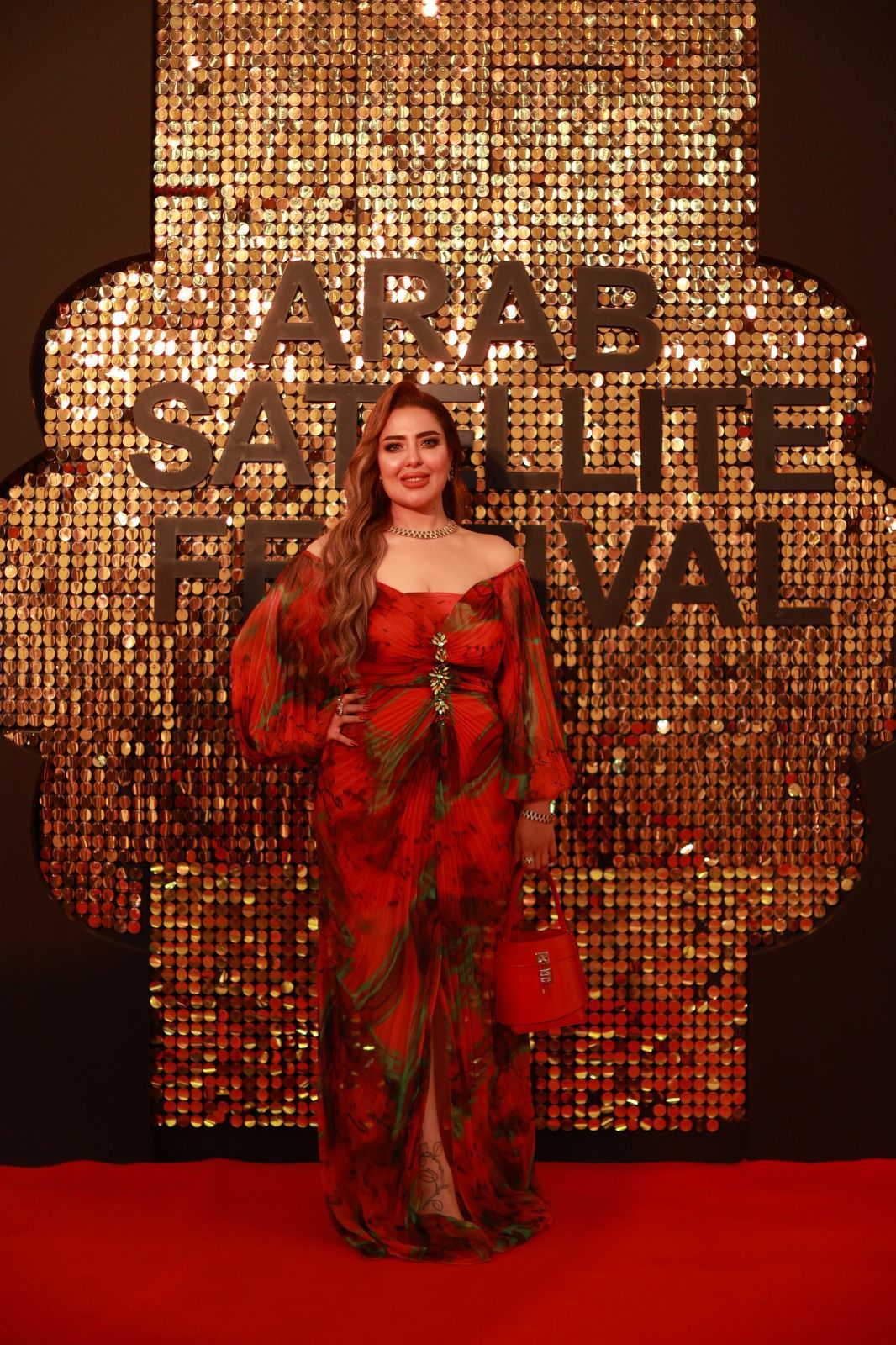 منى العمدة تطلق "القمة".. أول بودكاست لقيادة الوعي العقاري العربي - الخليج الان