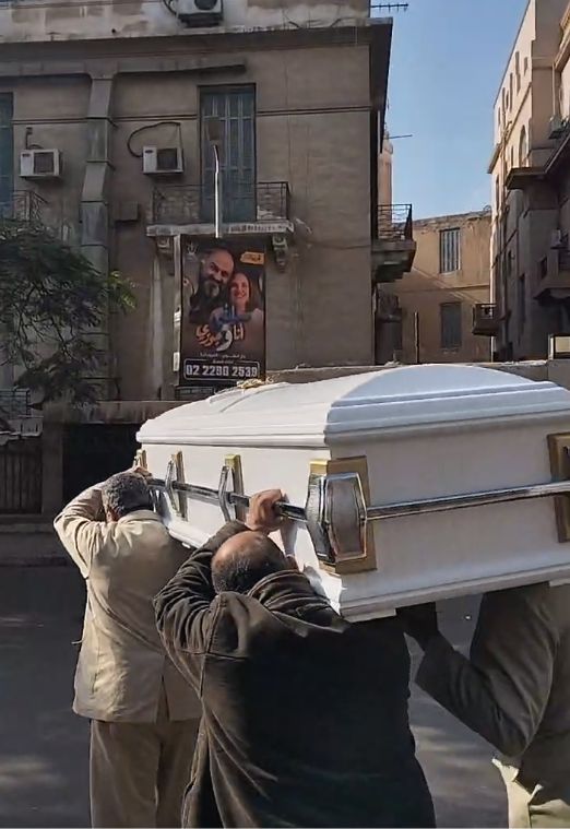 محمود حميدة ومحمود سعد أبرزهم.. تشييع جنازة المخرج داوود عبد السيد بحضور نجوم الفن - الخليج الان