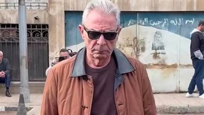 محمود حميدة ومحمود سعد أبرزهم.. تشييع جنازة المخرج داوود عبد السيد بحضور نجوم الفن - الخليج الان