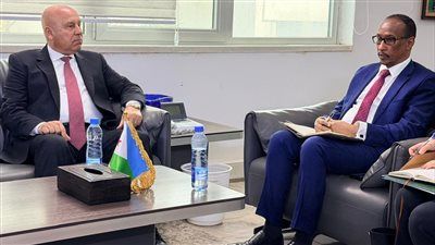 وزير الصناعة والنقل يبحث تعزيز الشراكة الاقتصادية مع جيبوتي في عدد من القطاعات الحيوية - الخليج الان