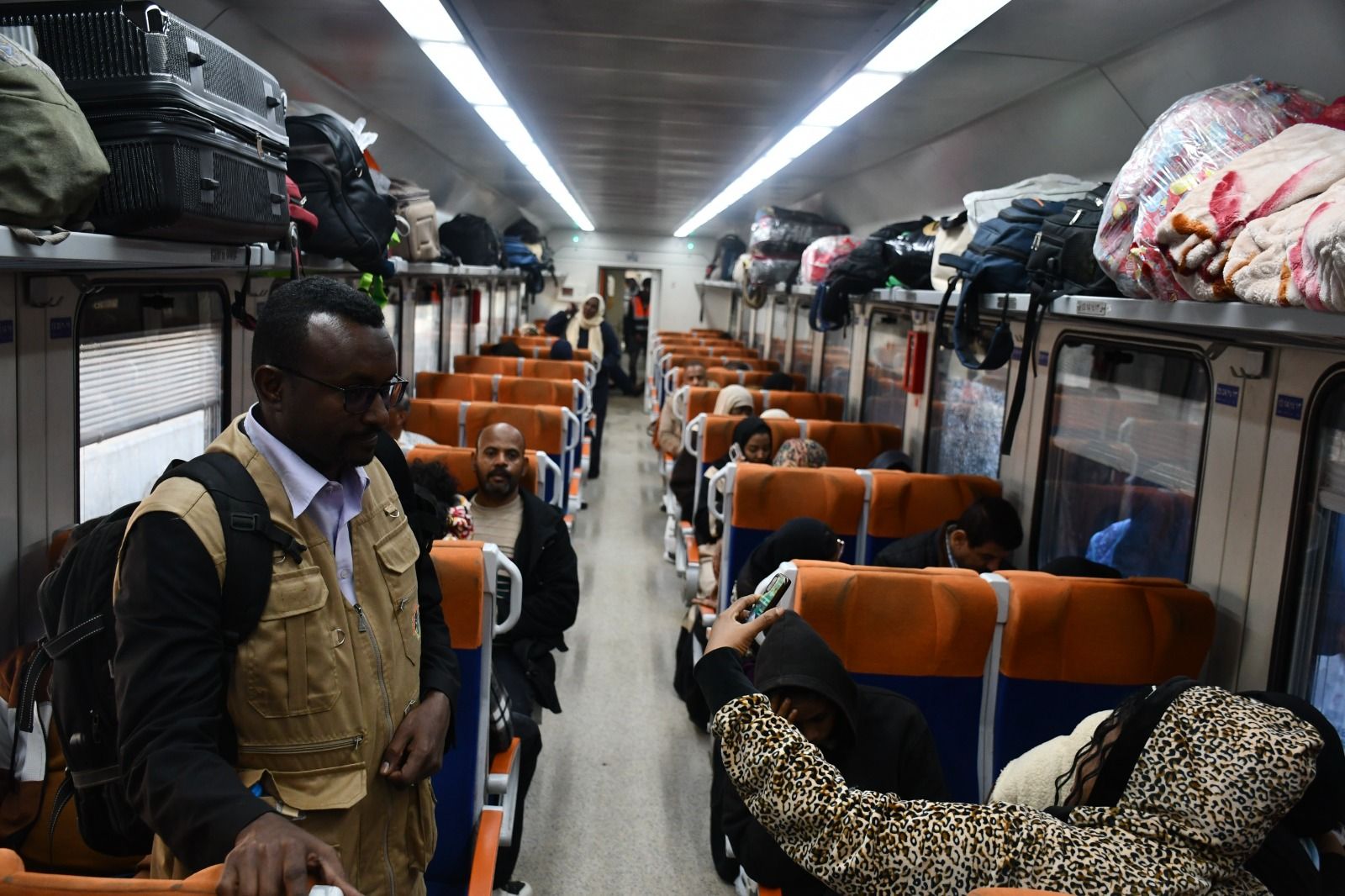 السكة الحديد تسير الرحلة 43 ضمن مشروع العودة الطوعية للأشقاء السودانيين - الخليج الان