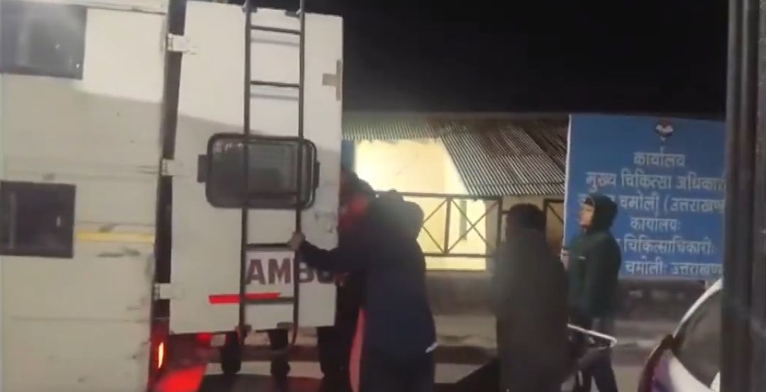 «بسبب عطل فني».. إصابة أكثر من 100 شخص في حادث تصادم قطارين بالهند|صور - الخليج الان